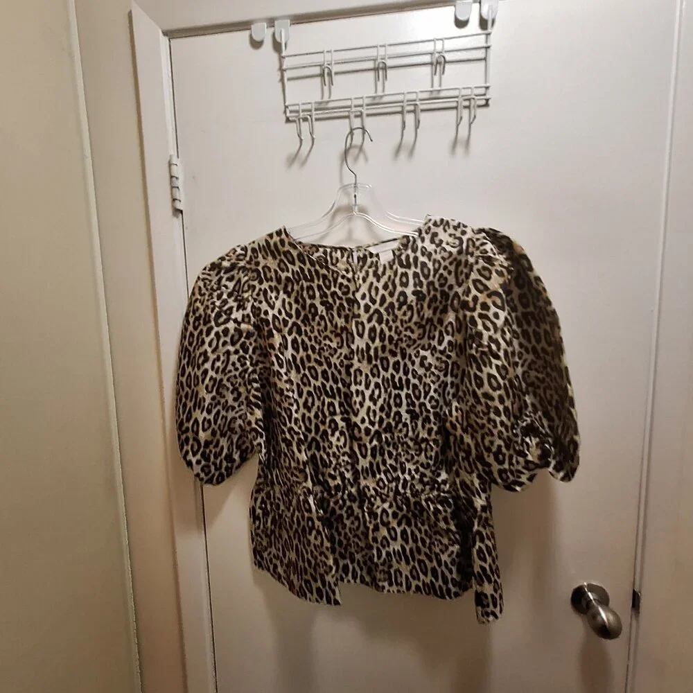 H&M TOP NEW. - Picture 2 of 4